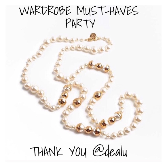 TORY BURCH • Capped Crystal Pearl Long Necklace - Picture 4 of 15